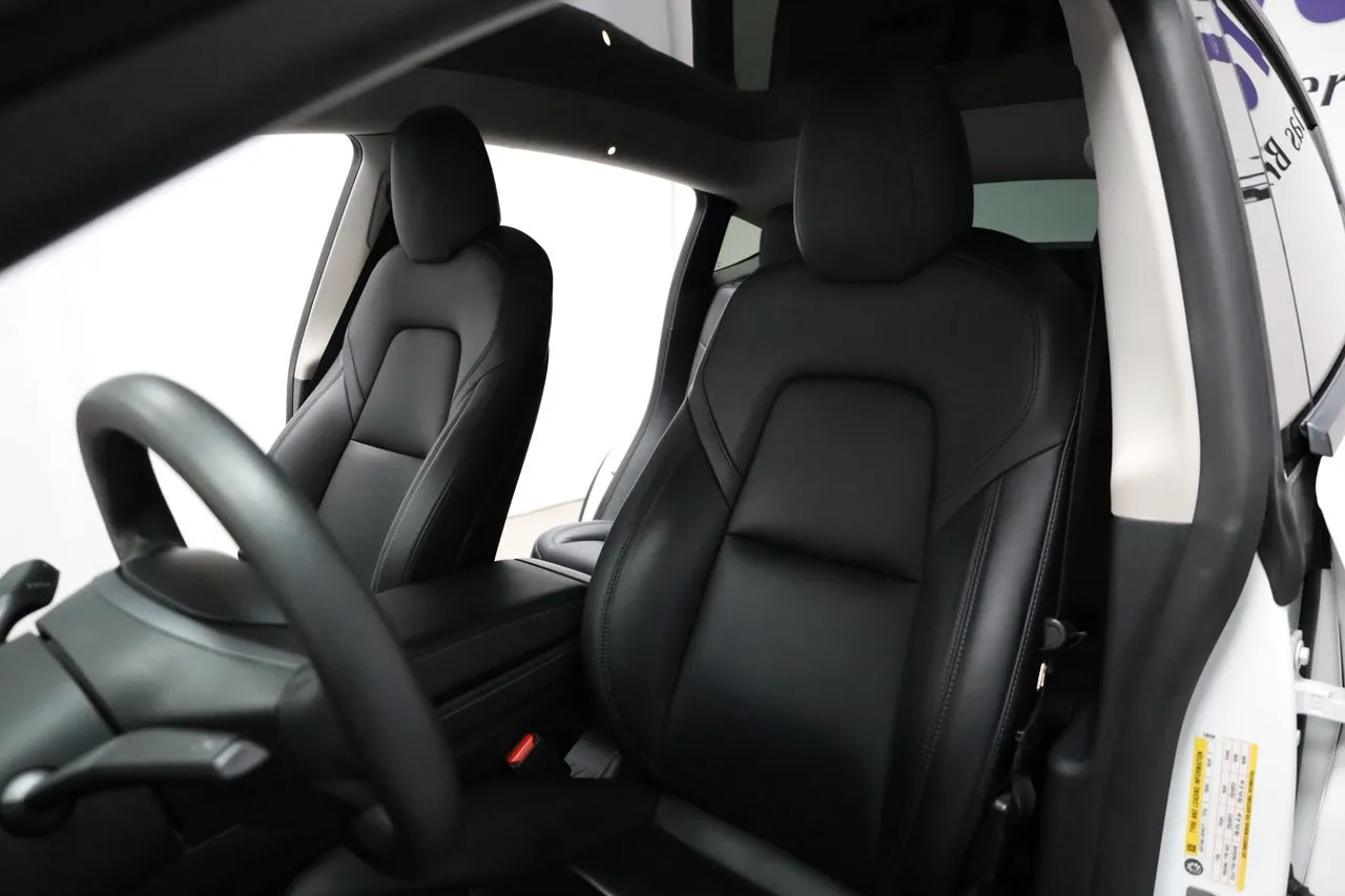 Tesla Model Y bild 16