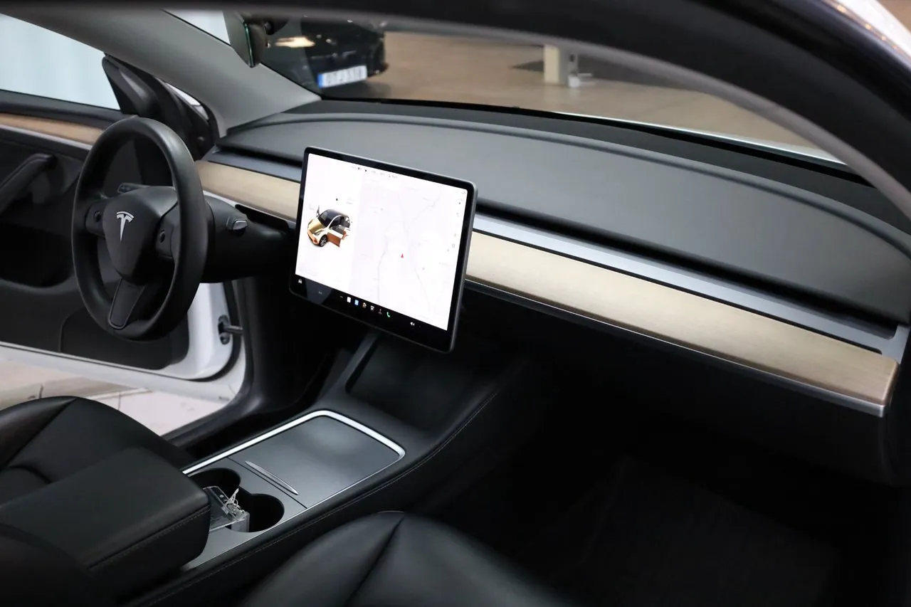 Tesla Model Y bild 19