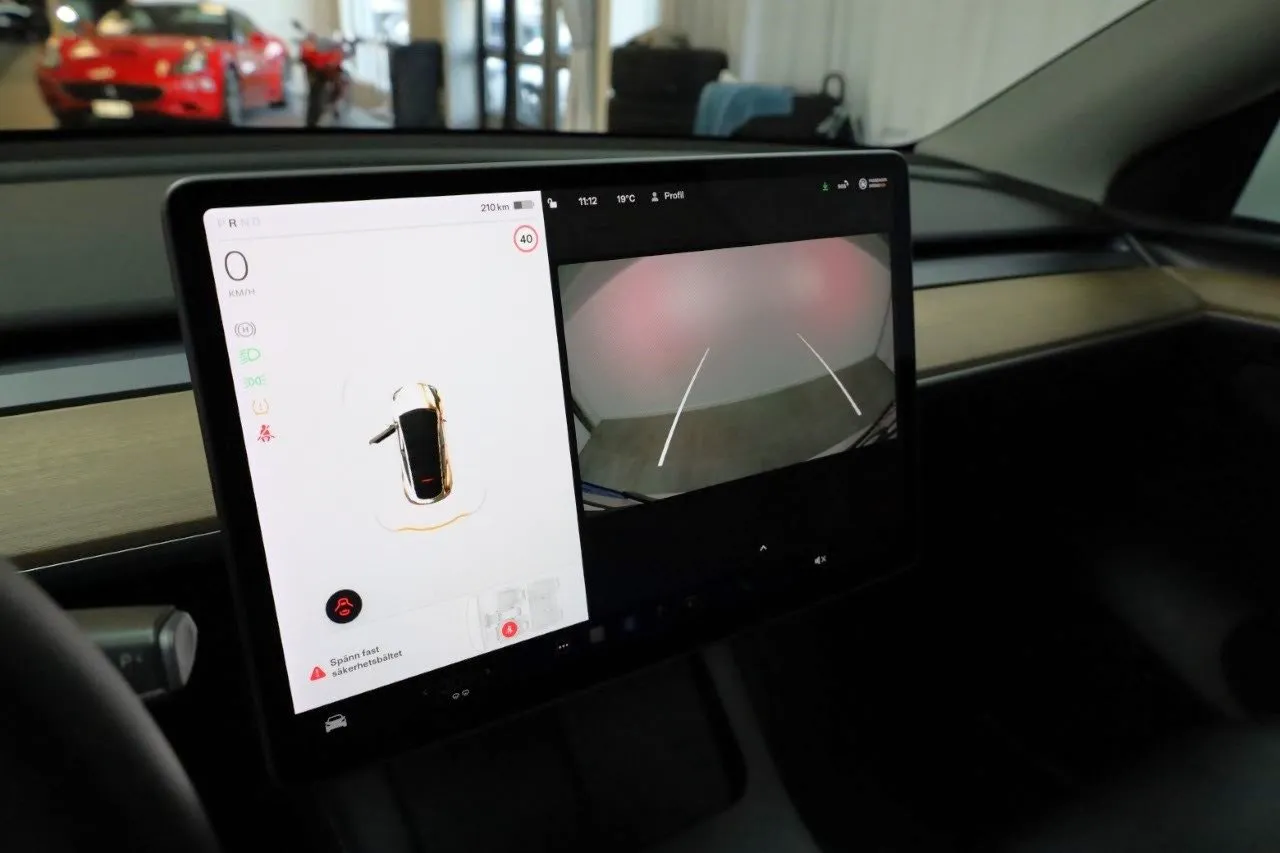Tesla Model Y bild 23