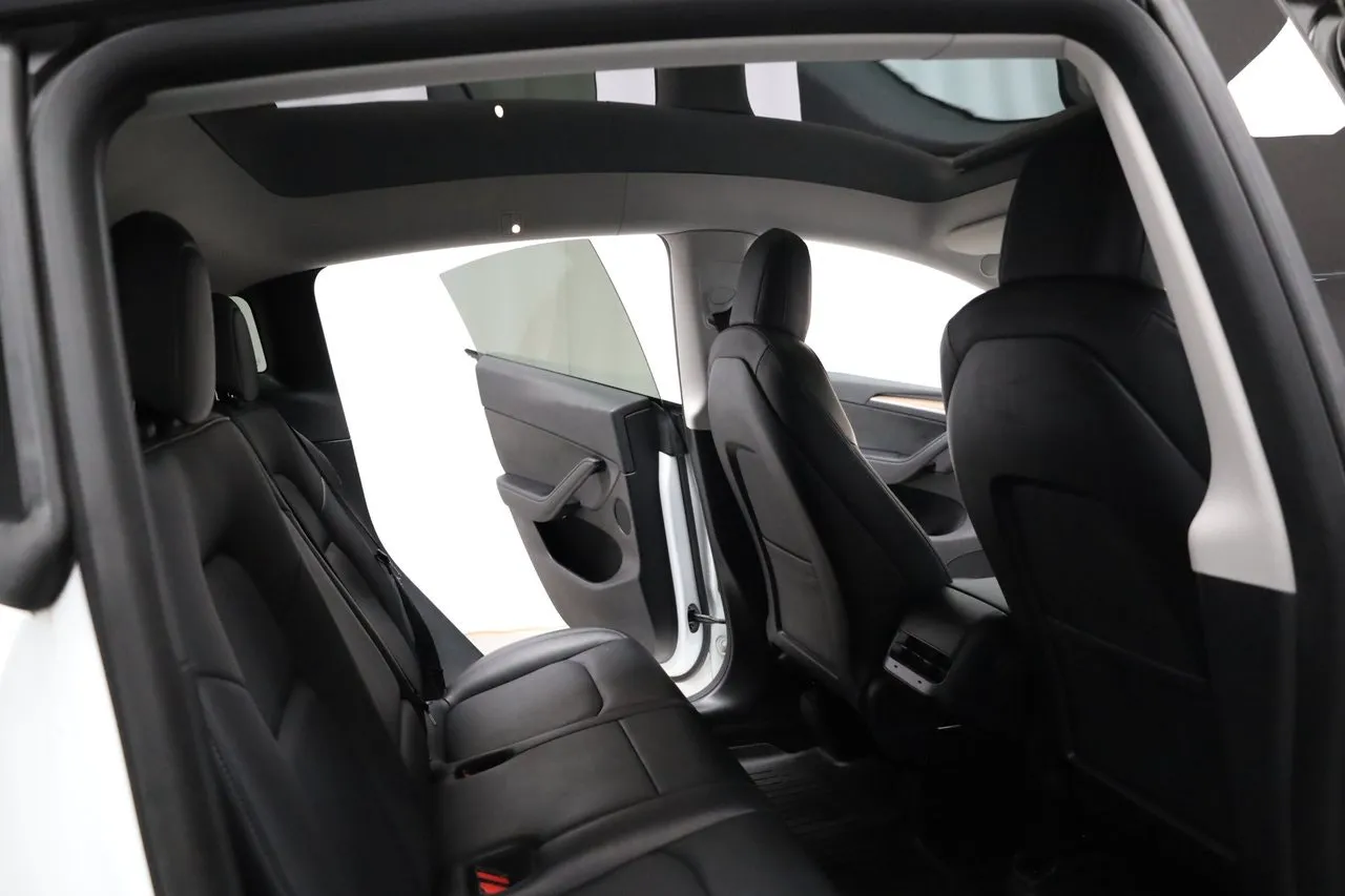 Tesla Model Y bild 18