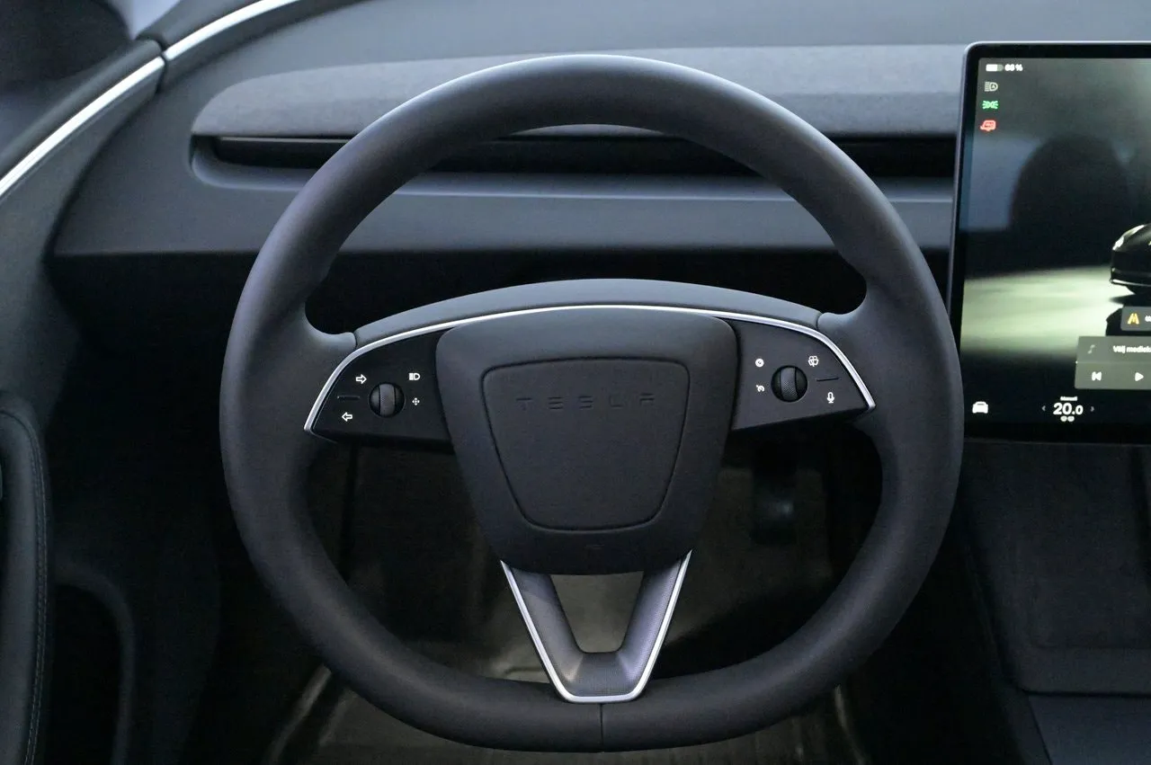 Tesla Model 3 bild 7