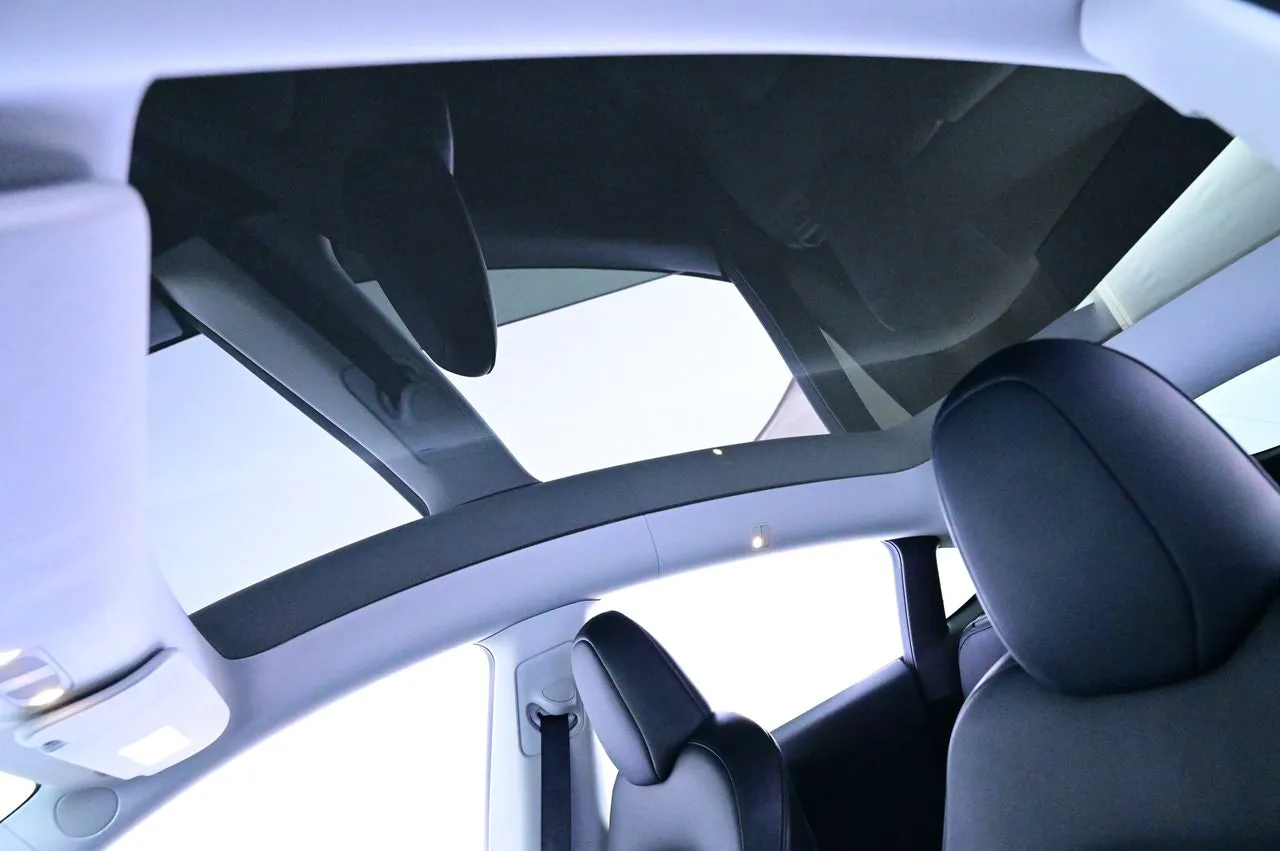 Tesla Model Y bild 23