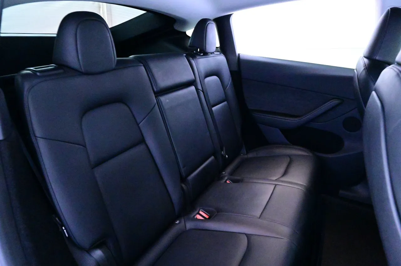 Tesla Model Y bild 24