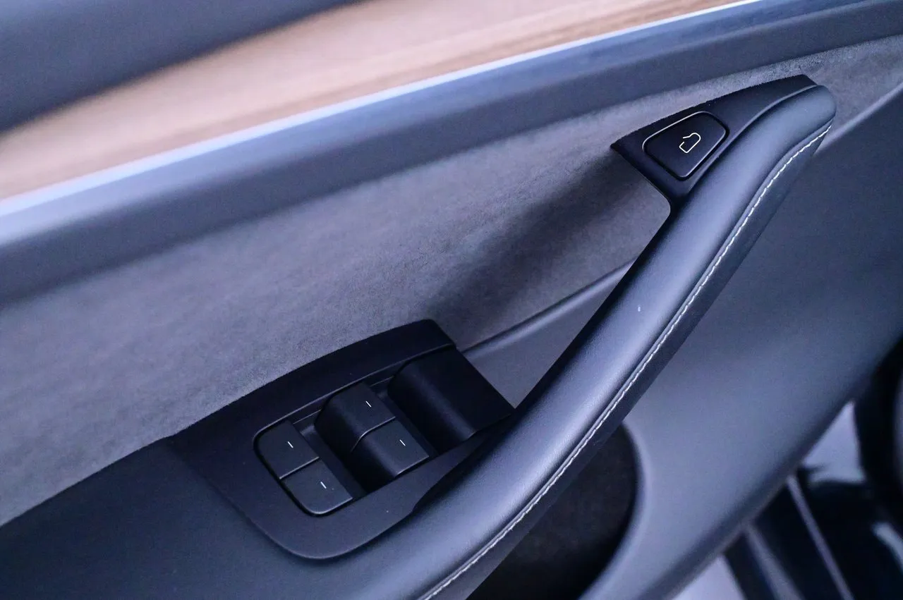 Tesla Model Y bild 10