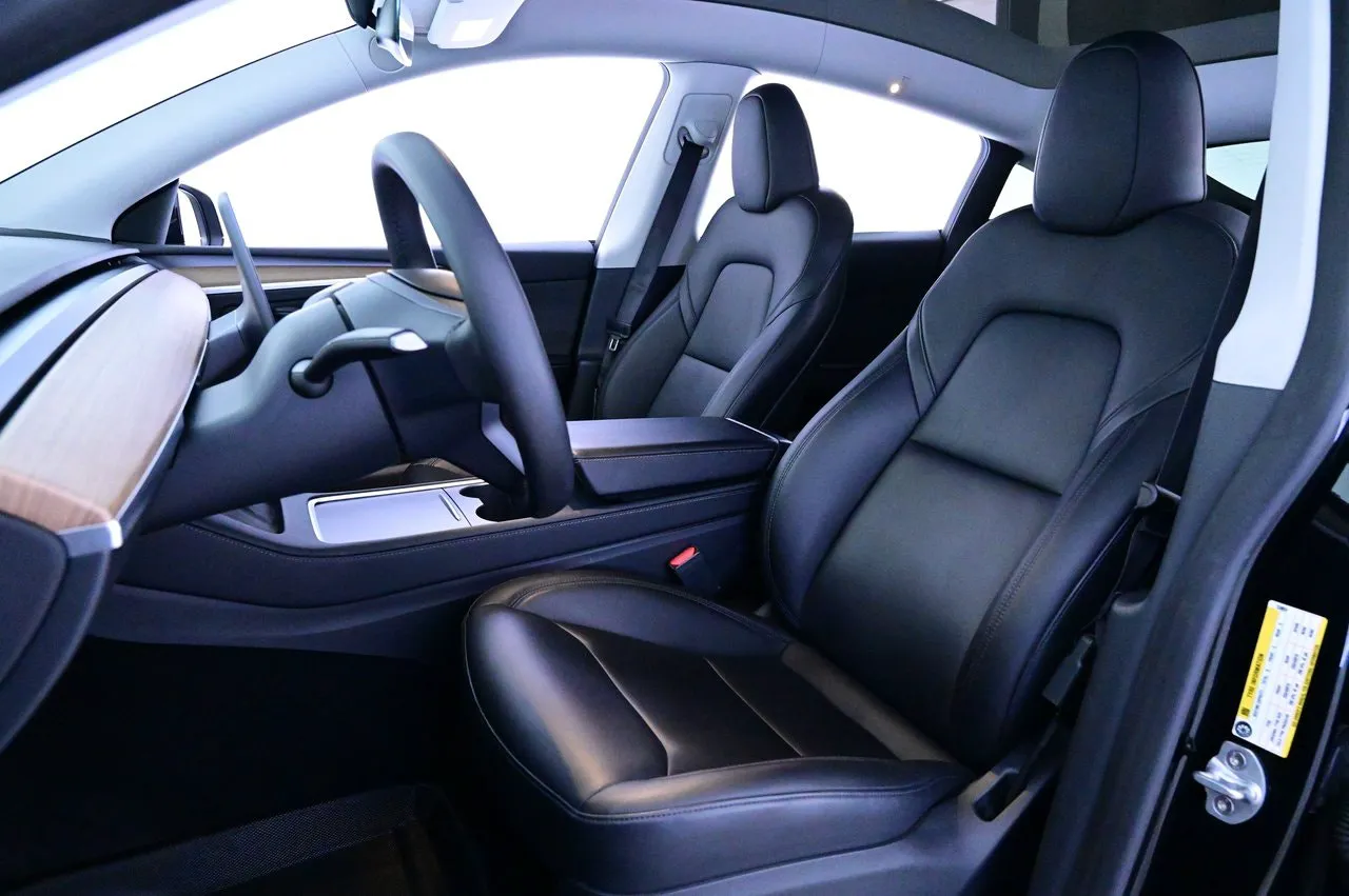 Tesla Model Y bild 9
