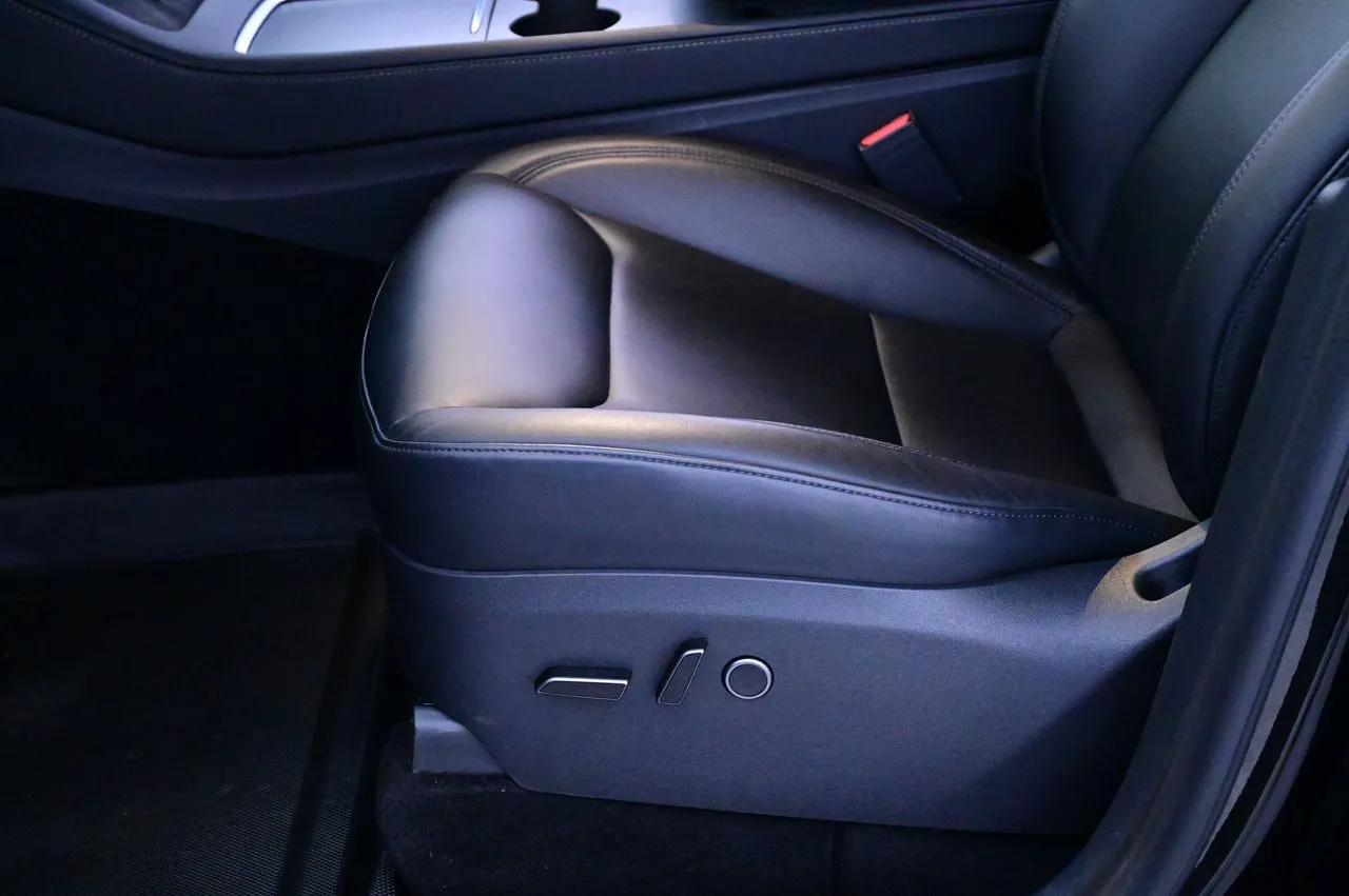 Tesla Model Y bild 11