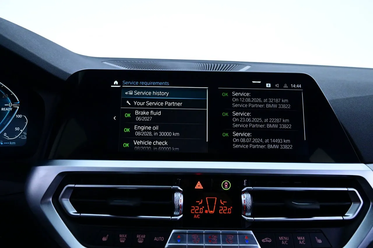 BMW 330 bild 18