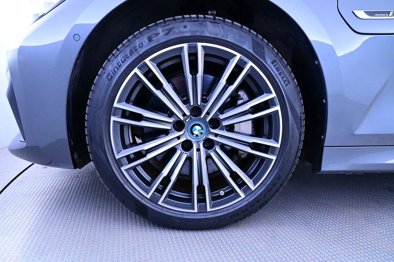 BMW 330 bild 27