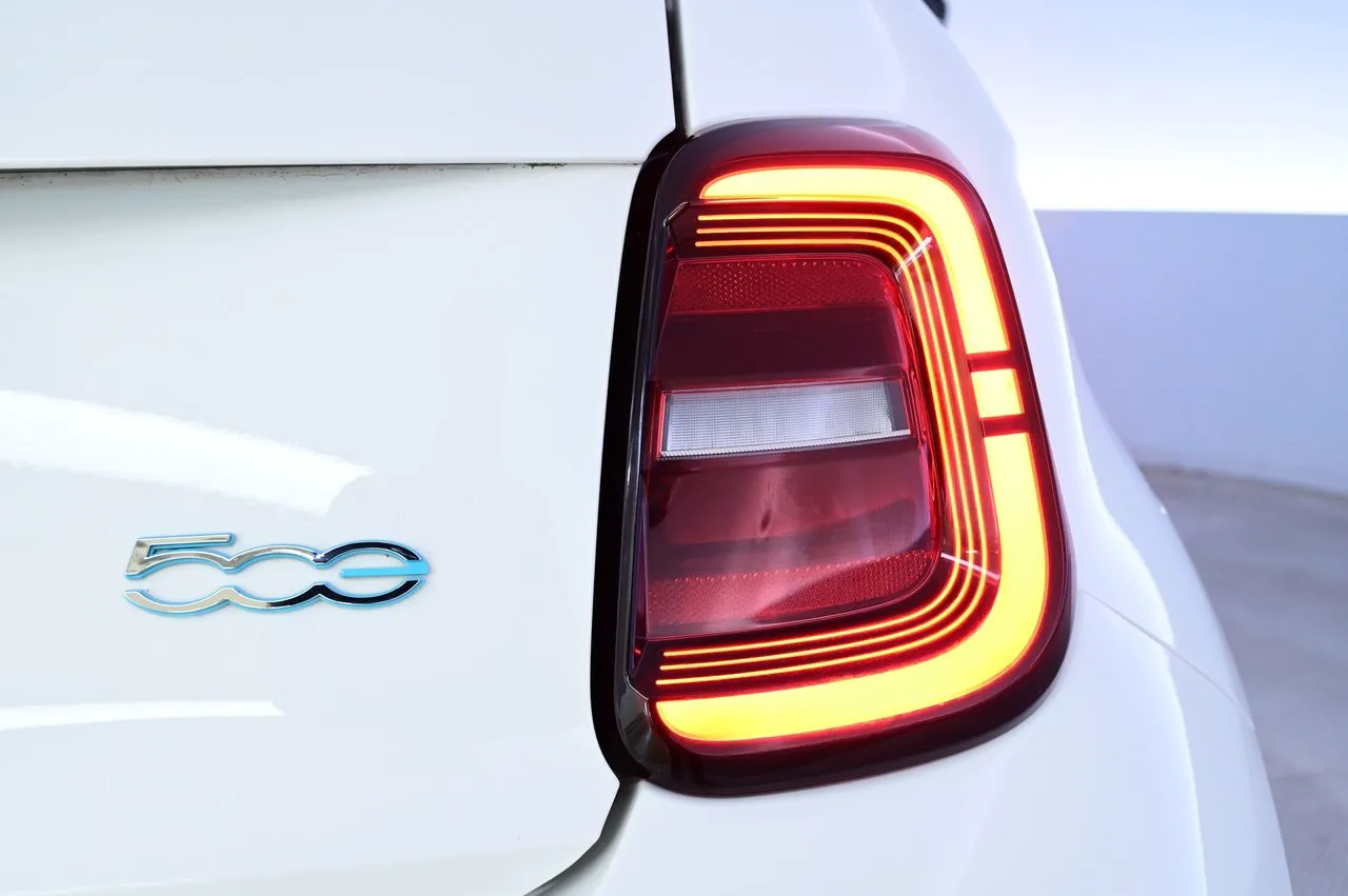 Fiat 500e bild 25