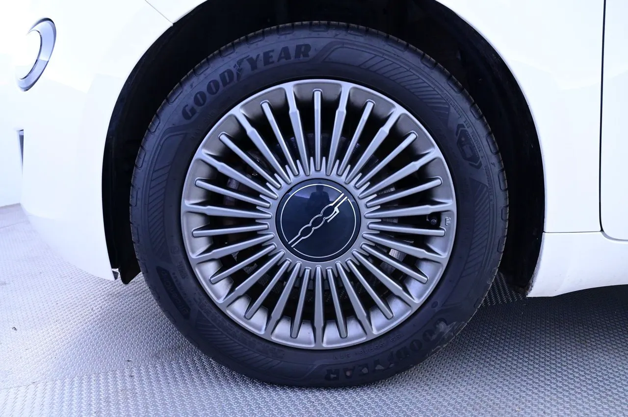 Fiat 500e bild 27