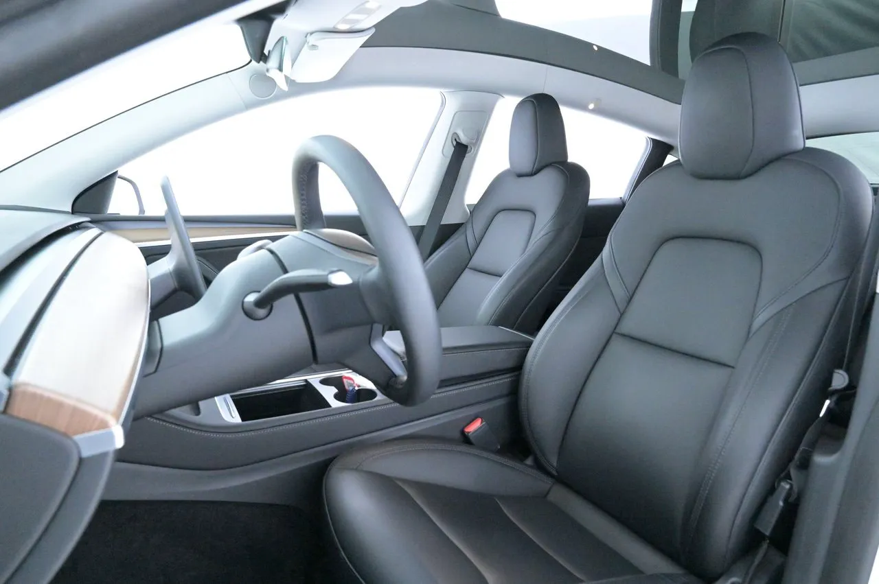 Tesla Model Y bild 9