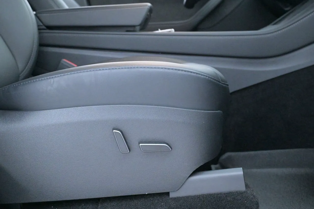 Tesla Model Y bild 13