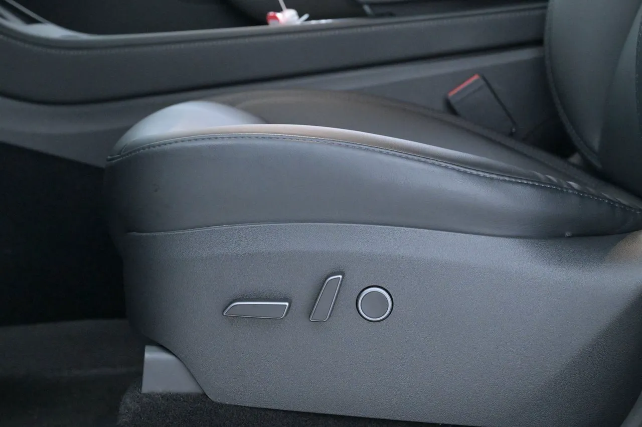 Tesla Model Y bild 11
