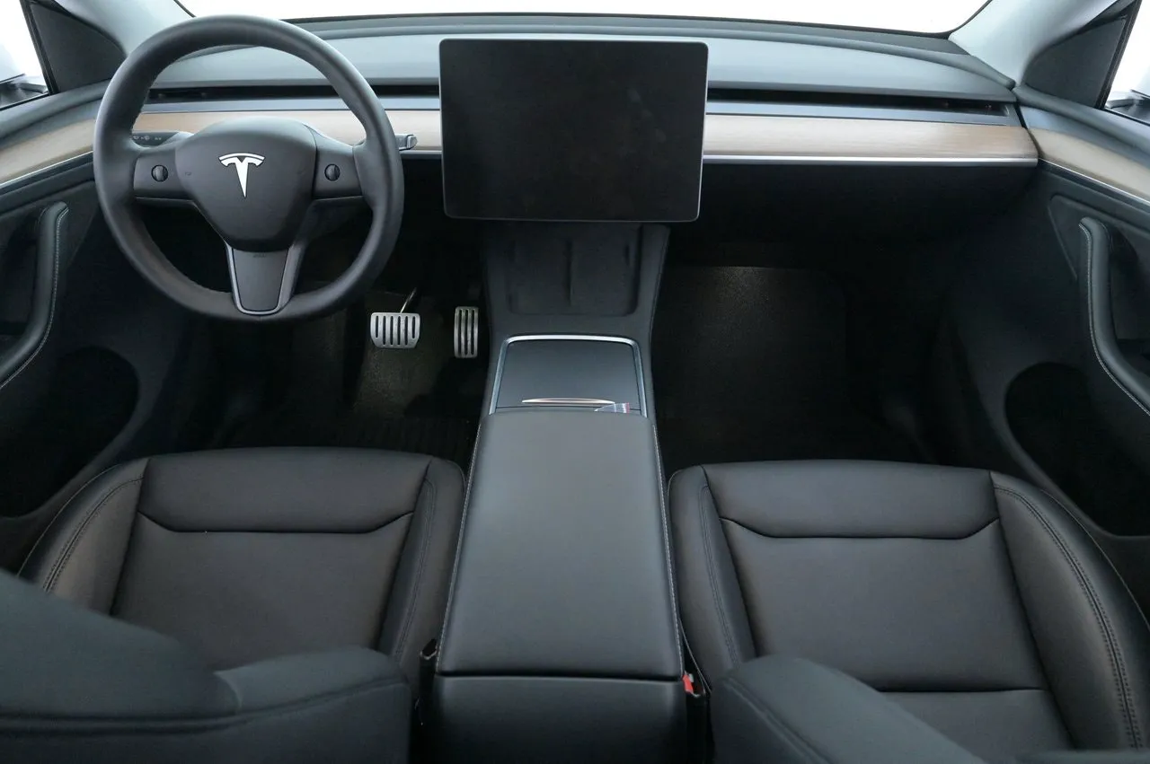 Tesla Model Y bild 6