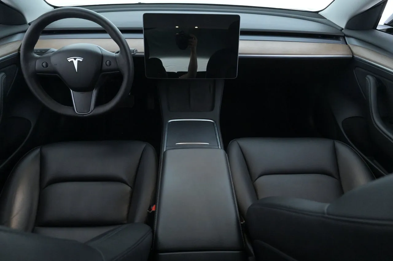 Tesla Model 3 bild 6
