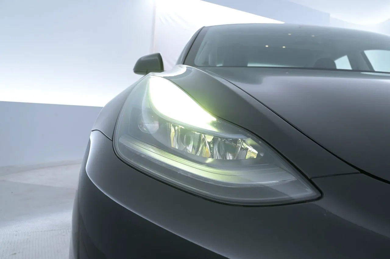 Tesla Model 3 bild 27