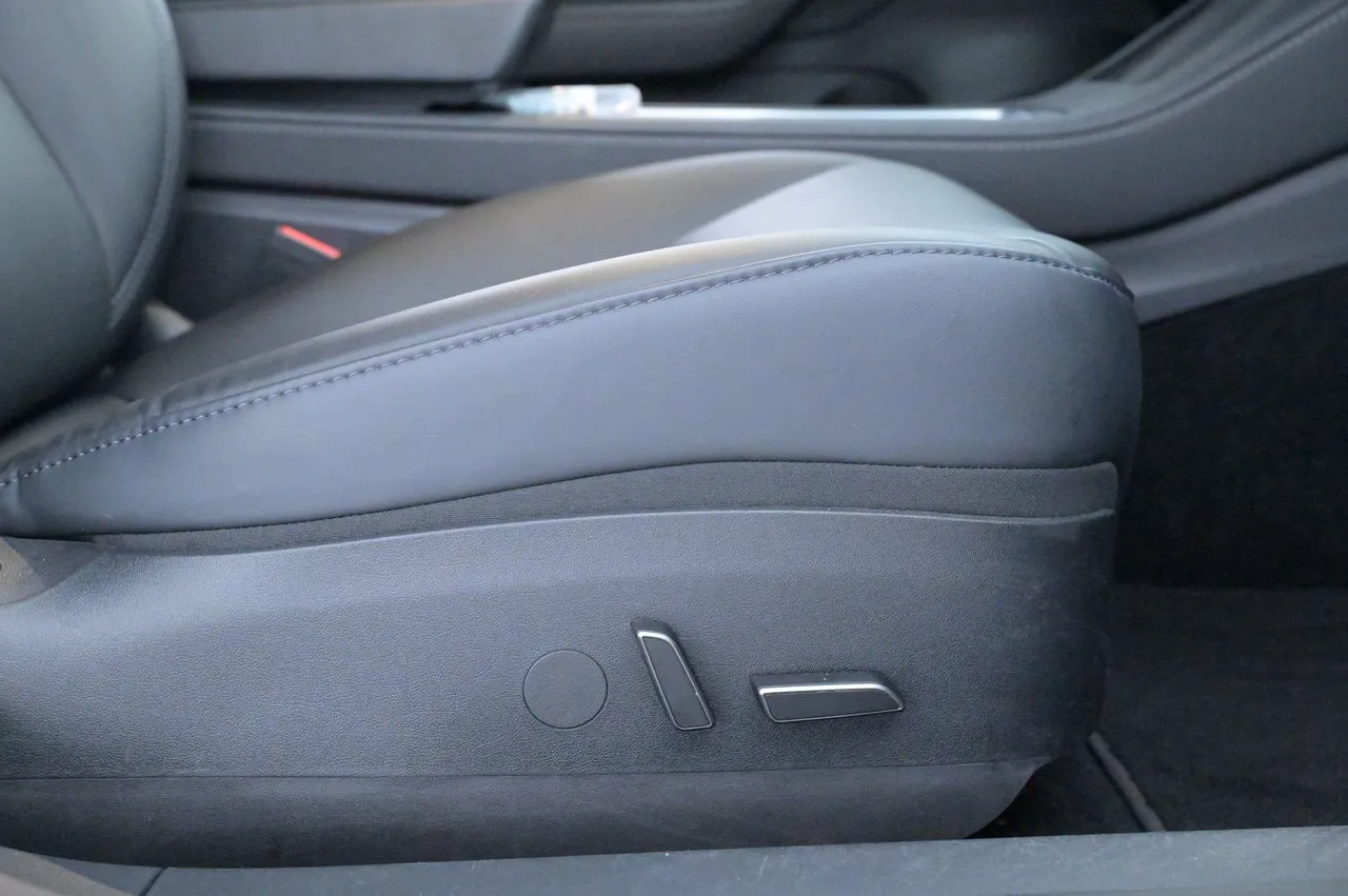 Tesla Model 3 bild 13