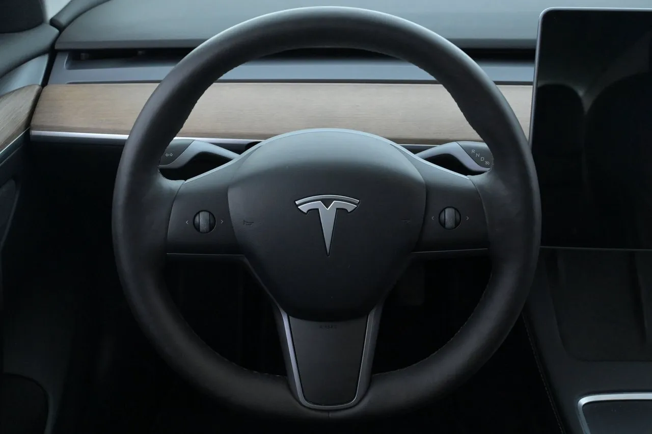 Tesla Model 3 bild 7
