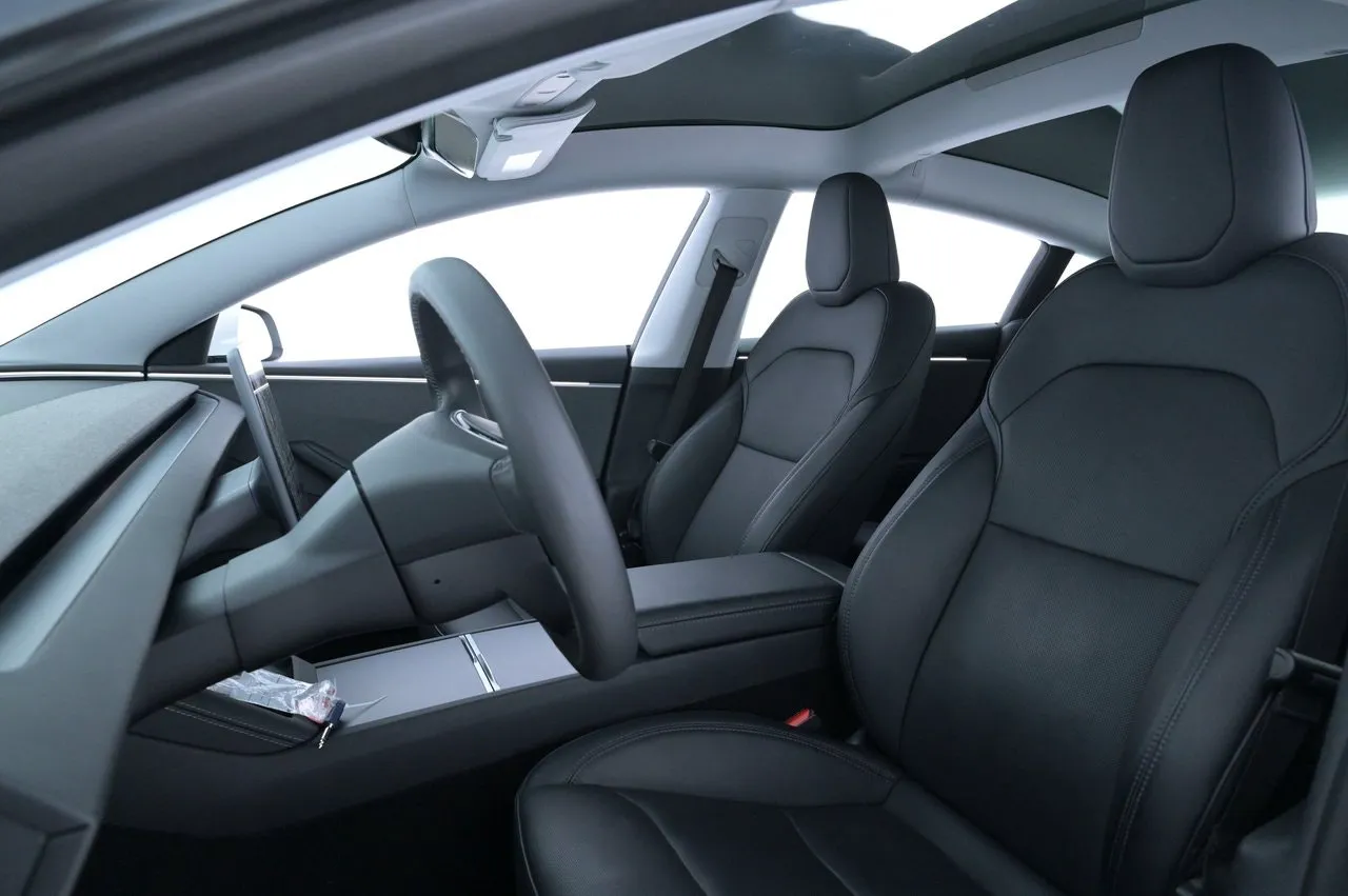 Tesla Model 3 bild 8