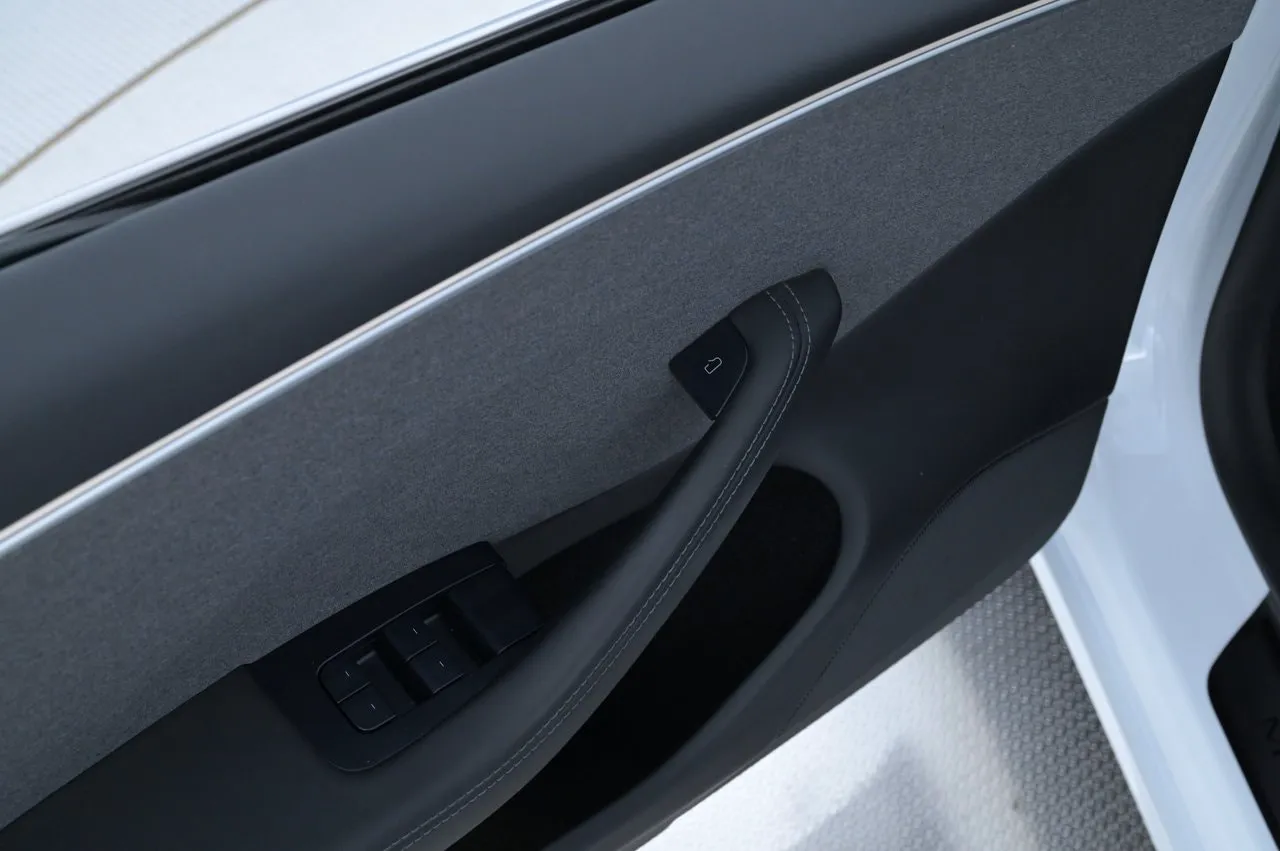 Tesla Model 3 bild 9