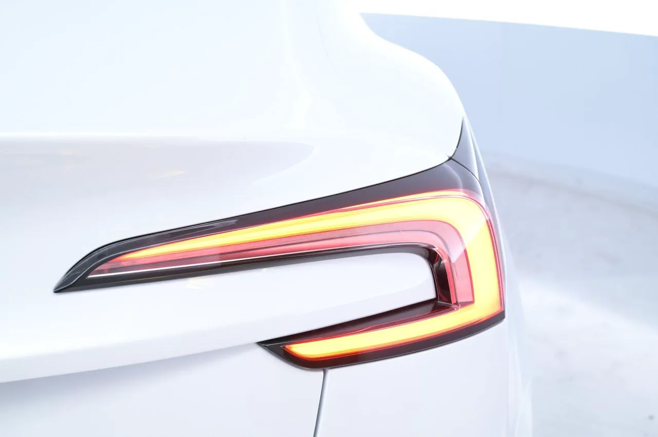 Tesla Model 3 bild 25