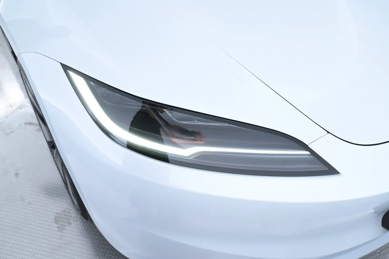 Tesla Model 3 bild 26