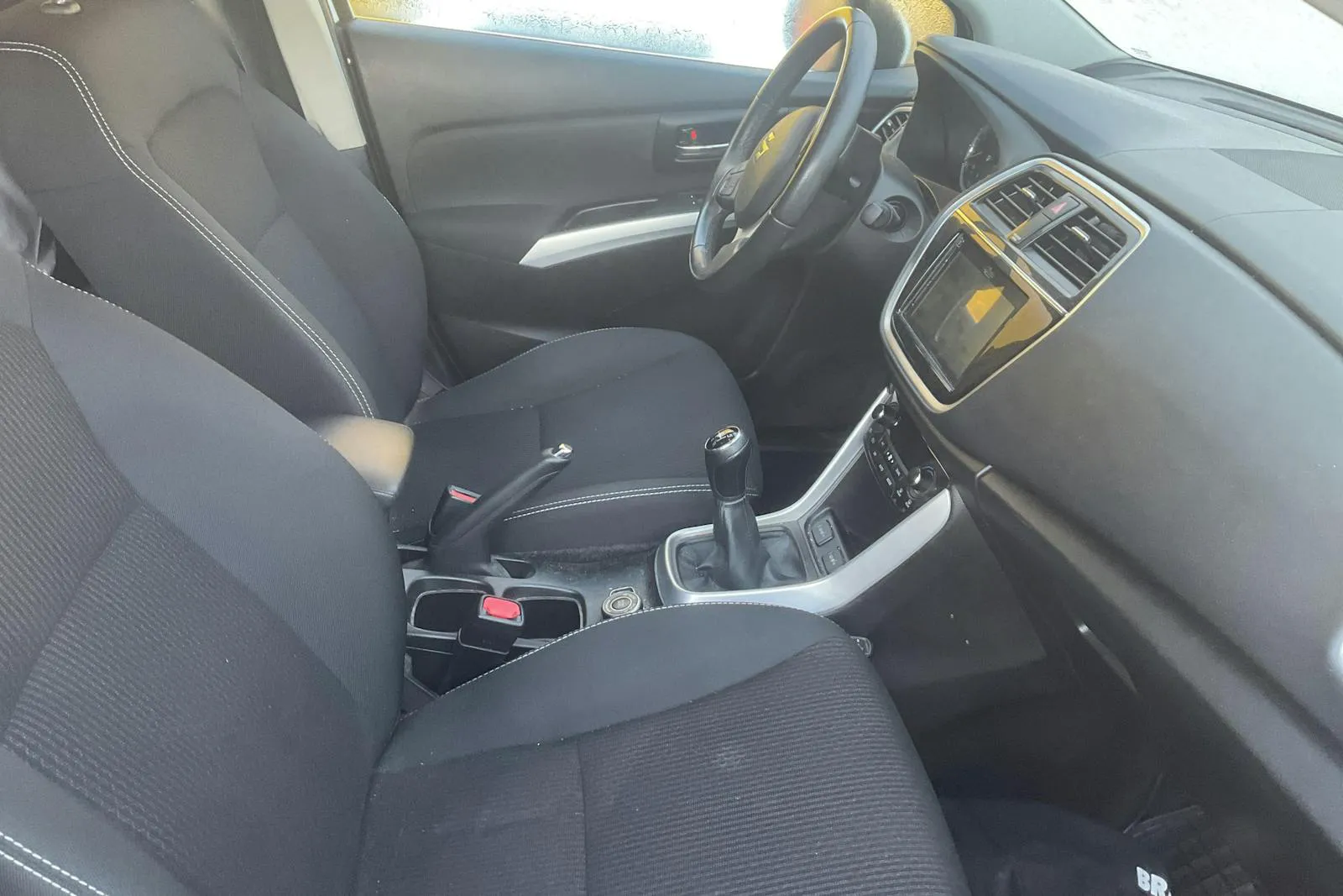Suzuki S-CROSS bild 10