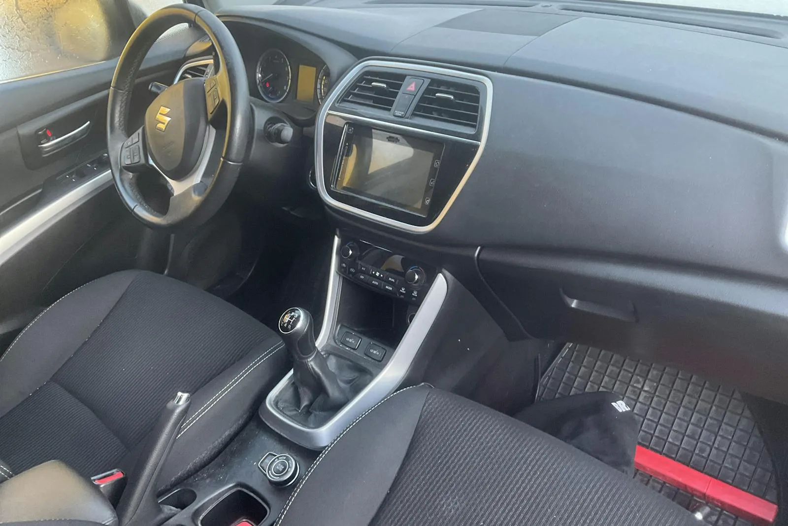 Suzuki S-CROSS bild 7