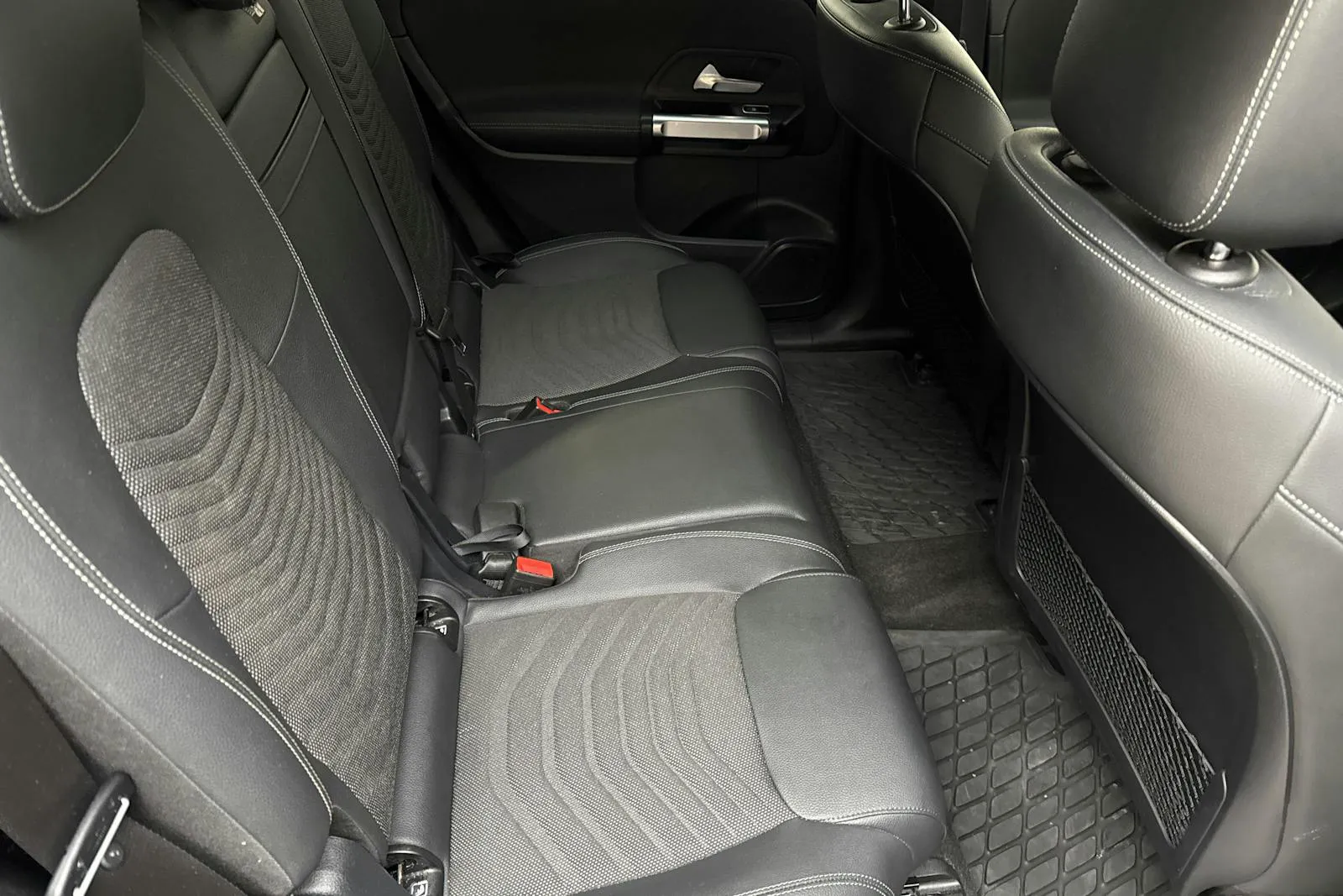 Mercedes EQB300 bild 8