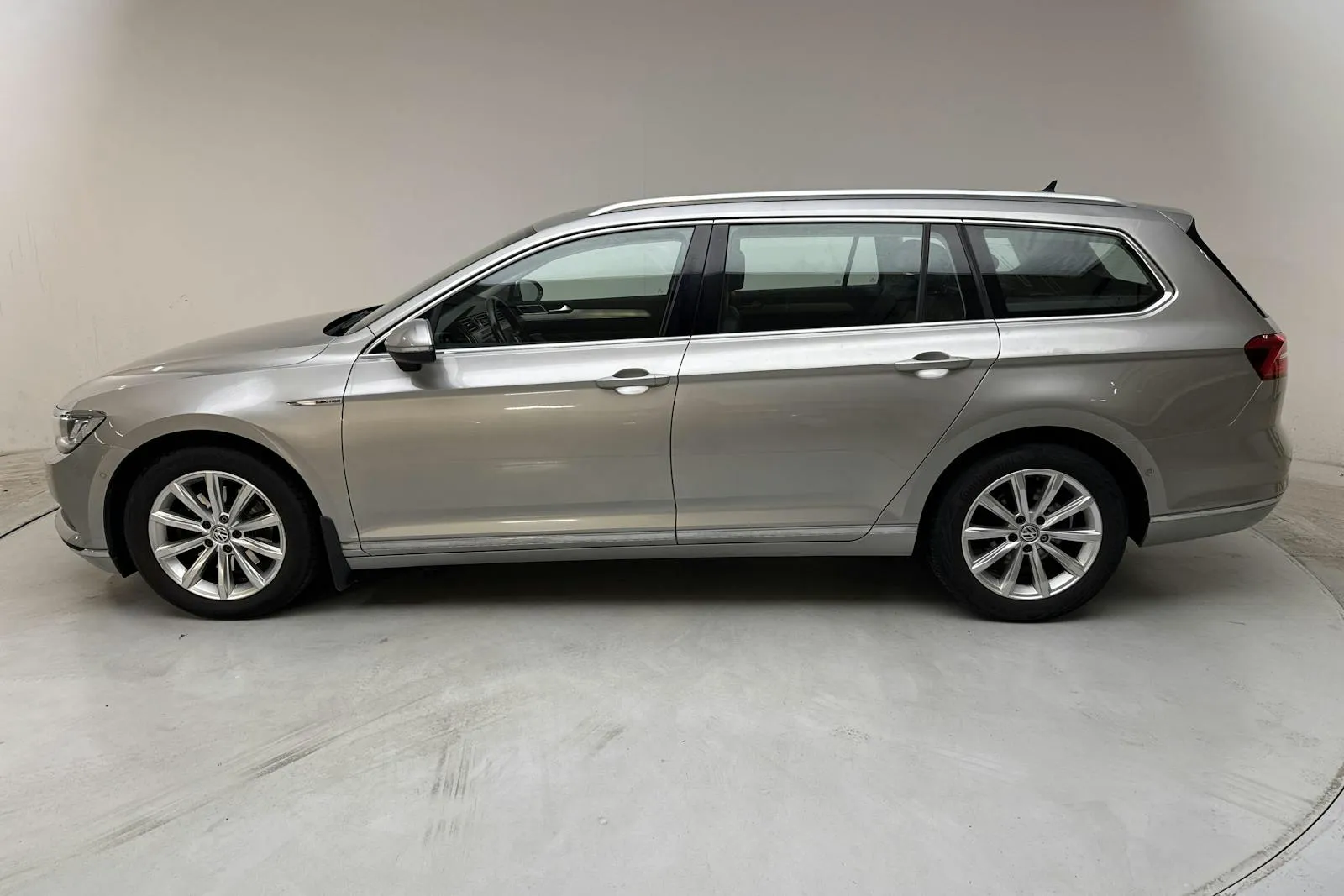 Volkswagen Passat bild 2