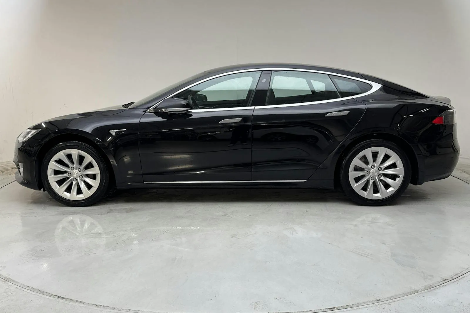 Tesla Model S bild 2