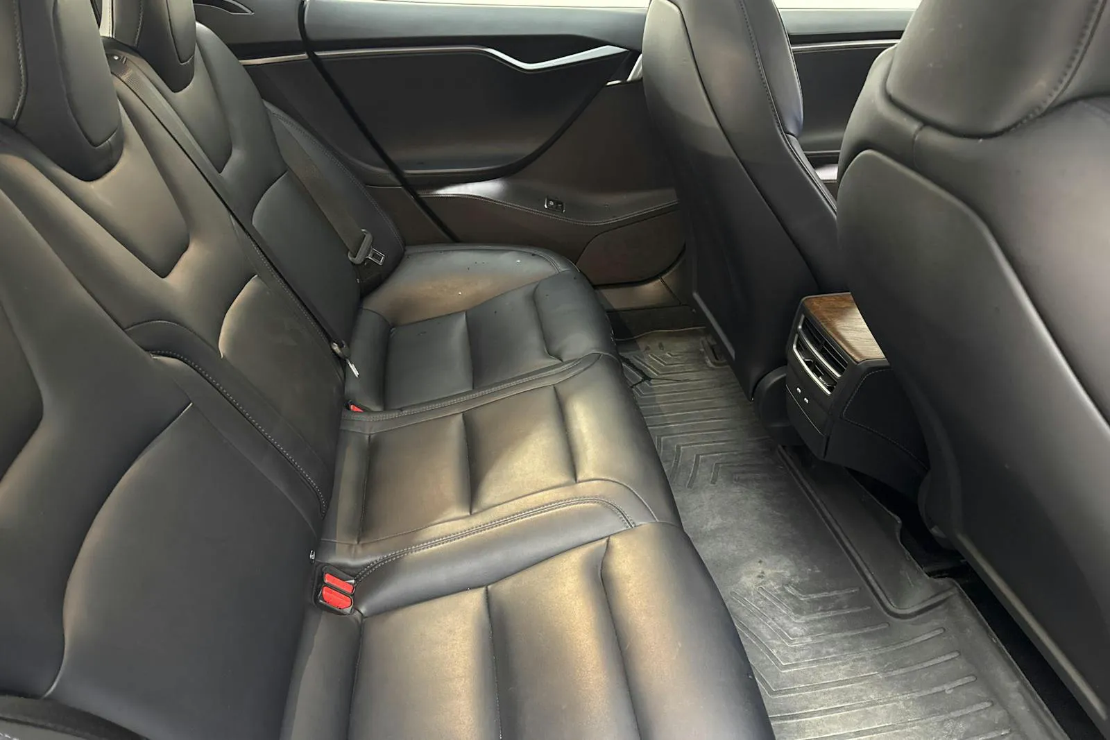 Tesla Model S bild 8