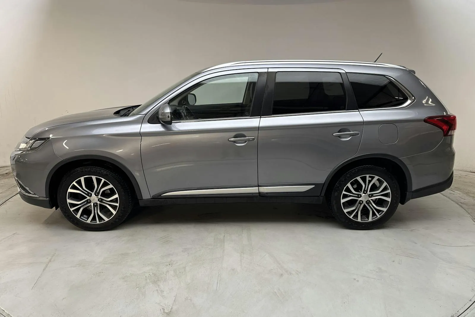 Mitsubishi Outlander bild 2