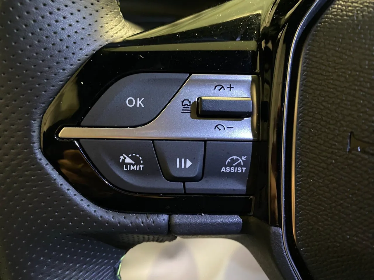 Peugeot 408 bild 20
