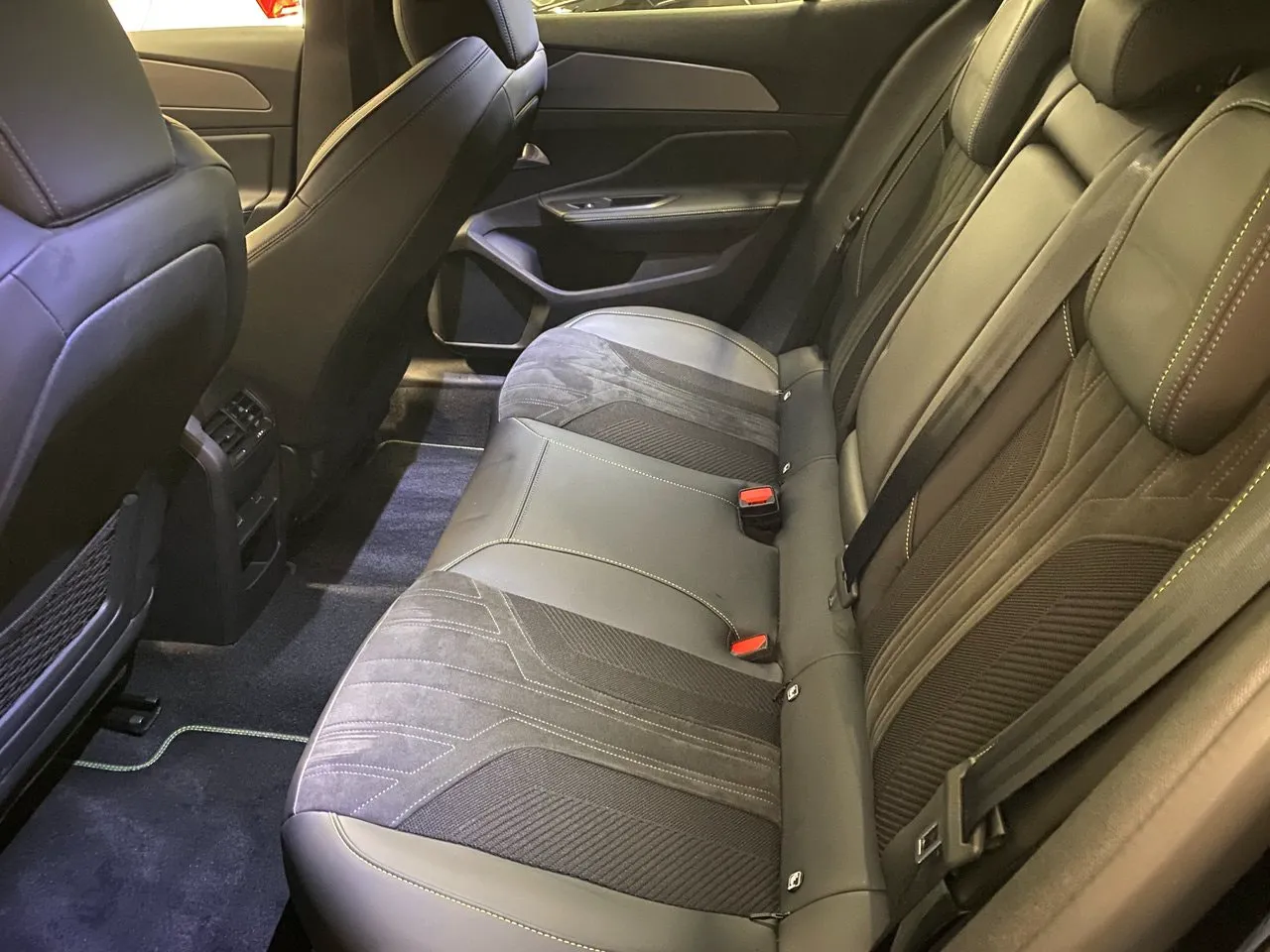 Peugeot 408 bild 6