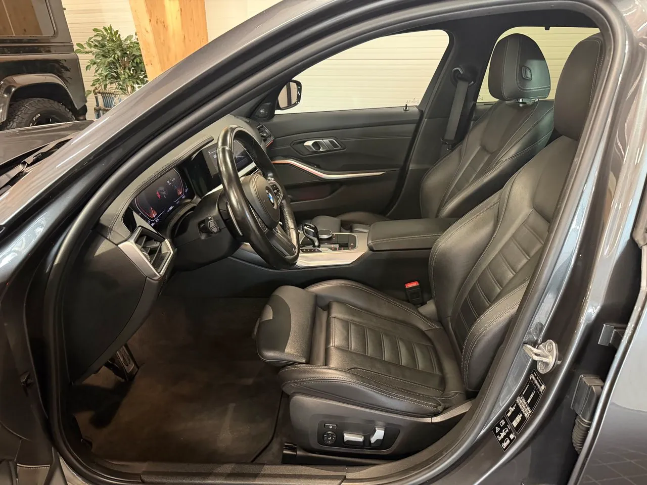 BMW 330 bild 6