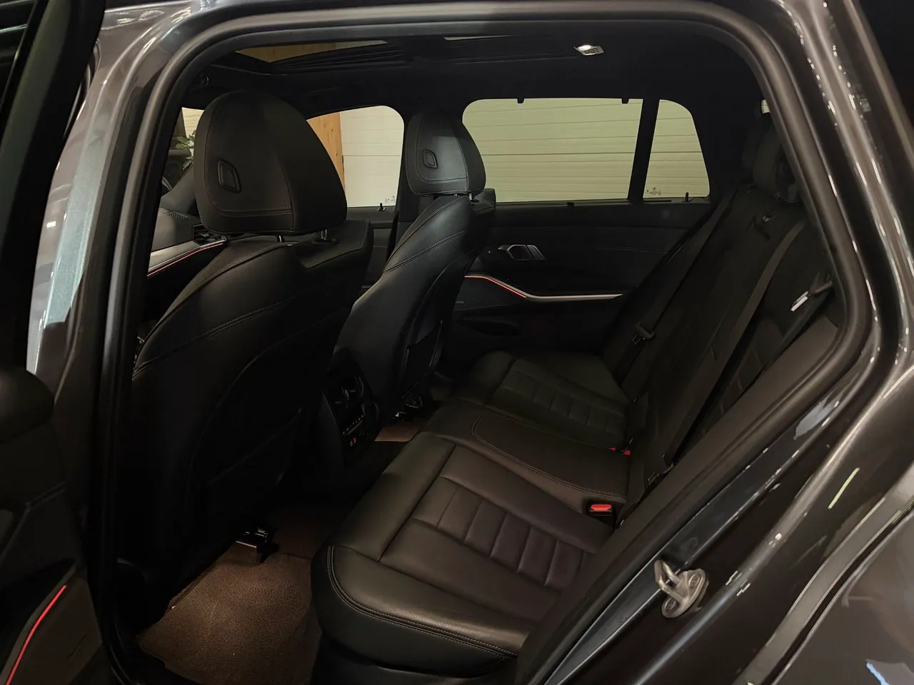 BMW 330 bild 19