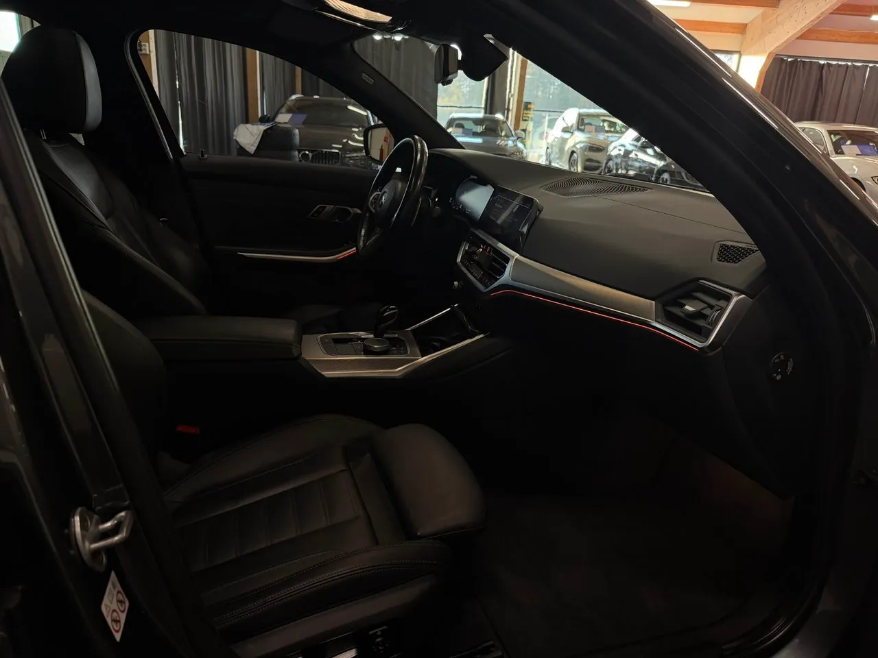 BMW 330 bild 13