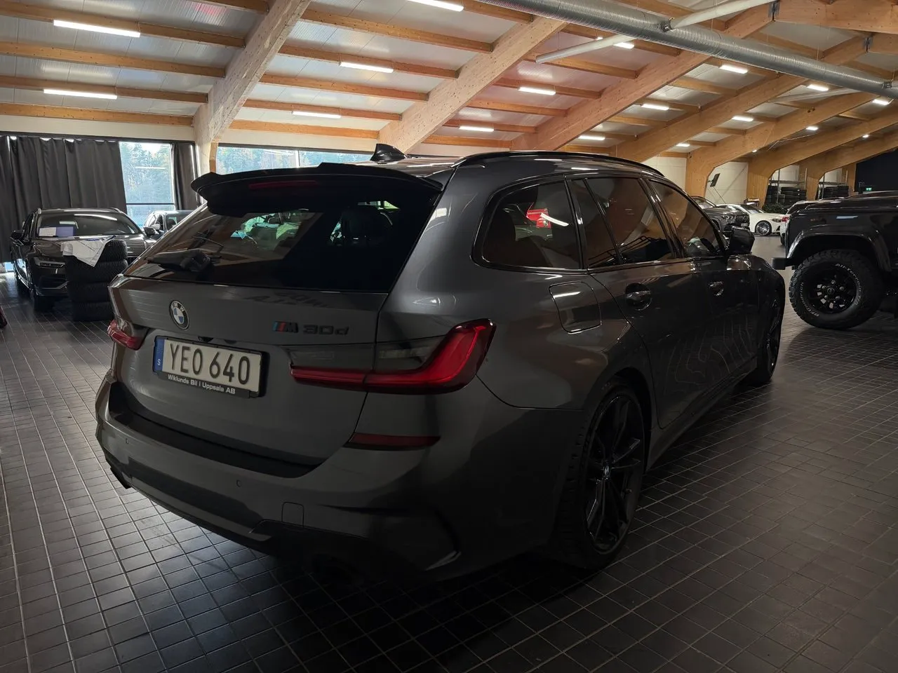 BMW 330 bild 5