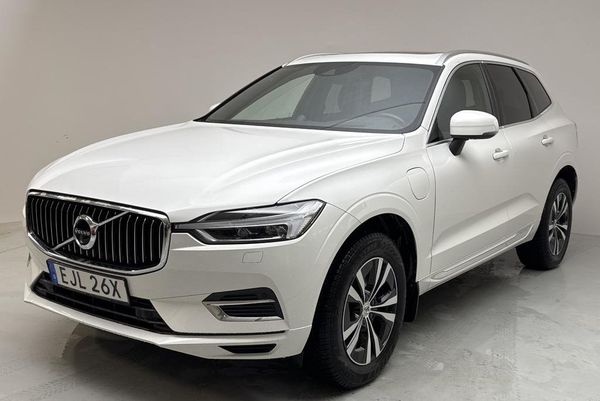 Volvo XC60 Recharge T8 AWD Inscription | Bowers & Wilkins | HUD - 2021