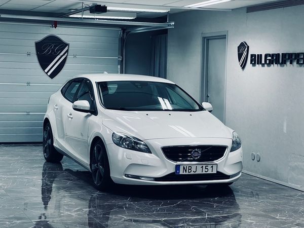 Volvo V40 D2 Your|D-värmare|Nybesiktigad|Kamremssats bytt| - 2016