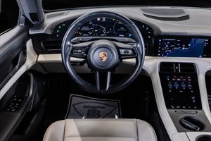 Porsche Taycan bild 16