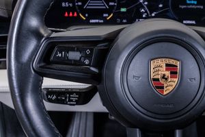Porsche Taycan bild 18