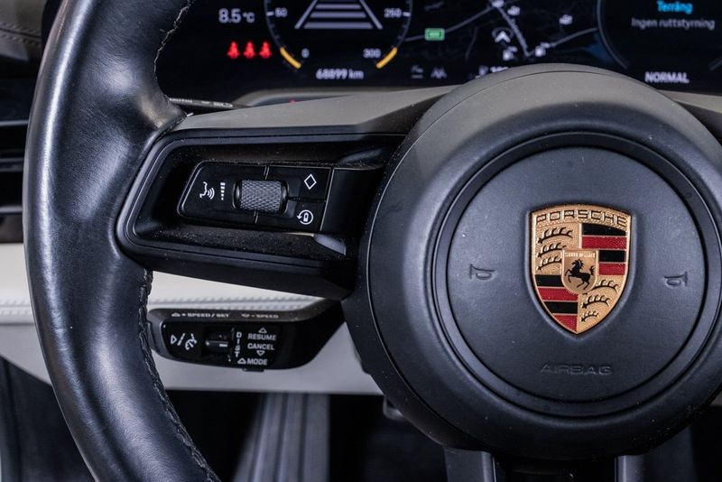 Porsche Taycan bild 18