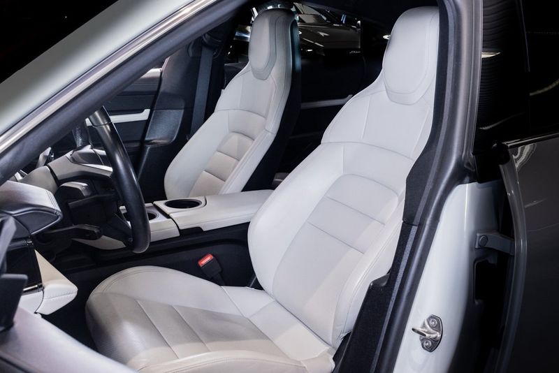 Porsche Taycan bild 14
