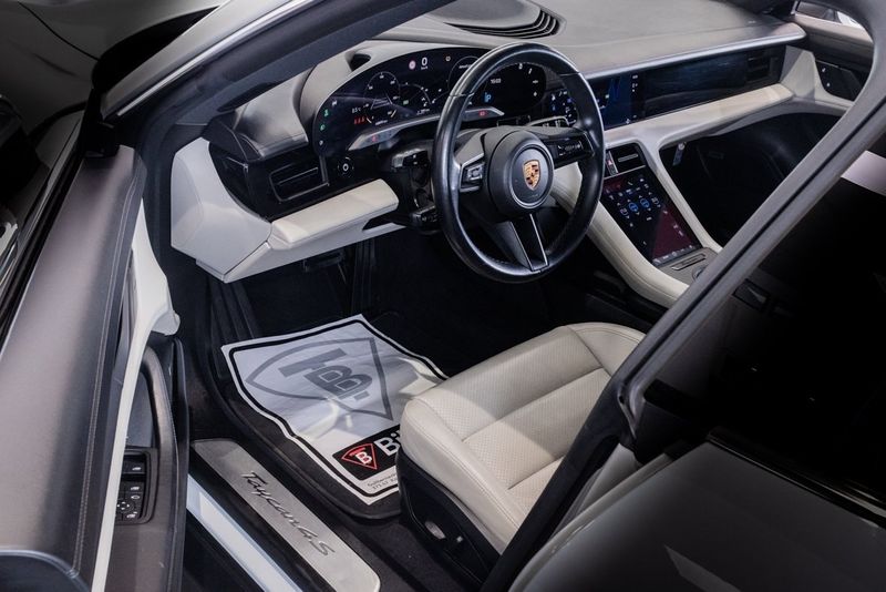 Porsche Taycan bild 12