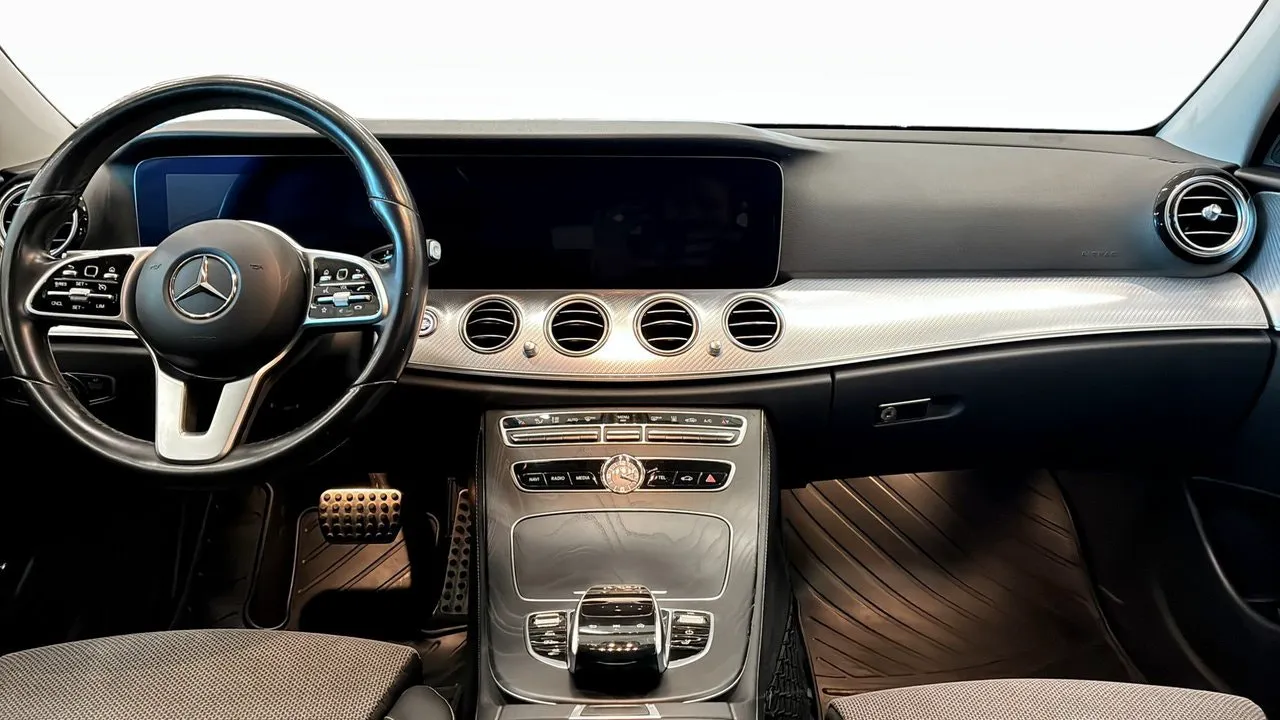 Mercedes E300 bild 4