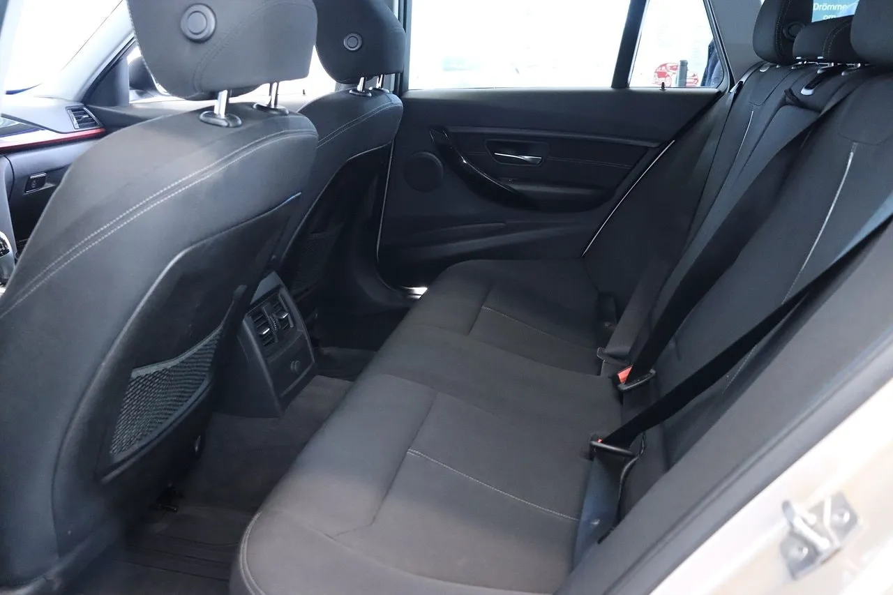 BMW 320 bild 16