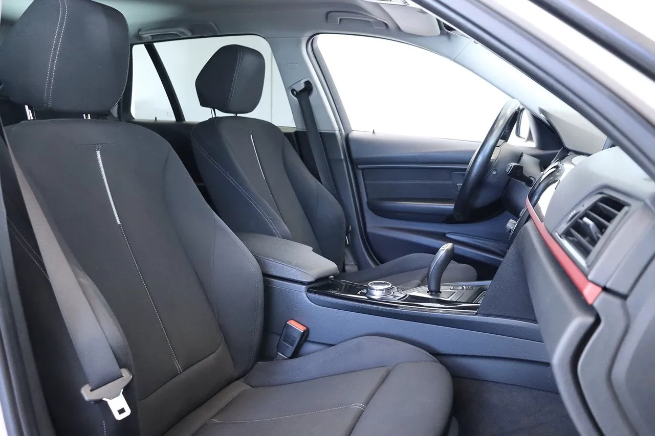 BMW 320 bild 12