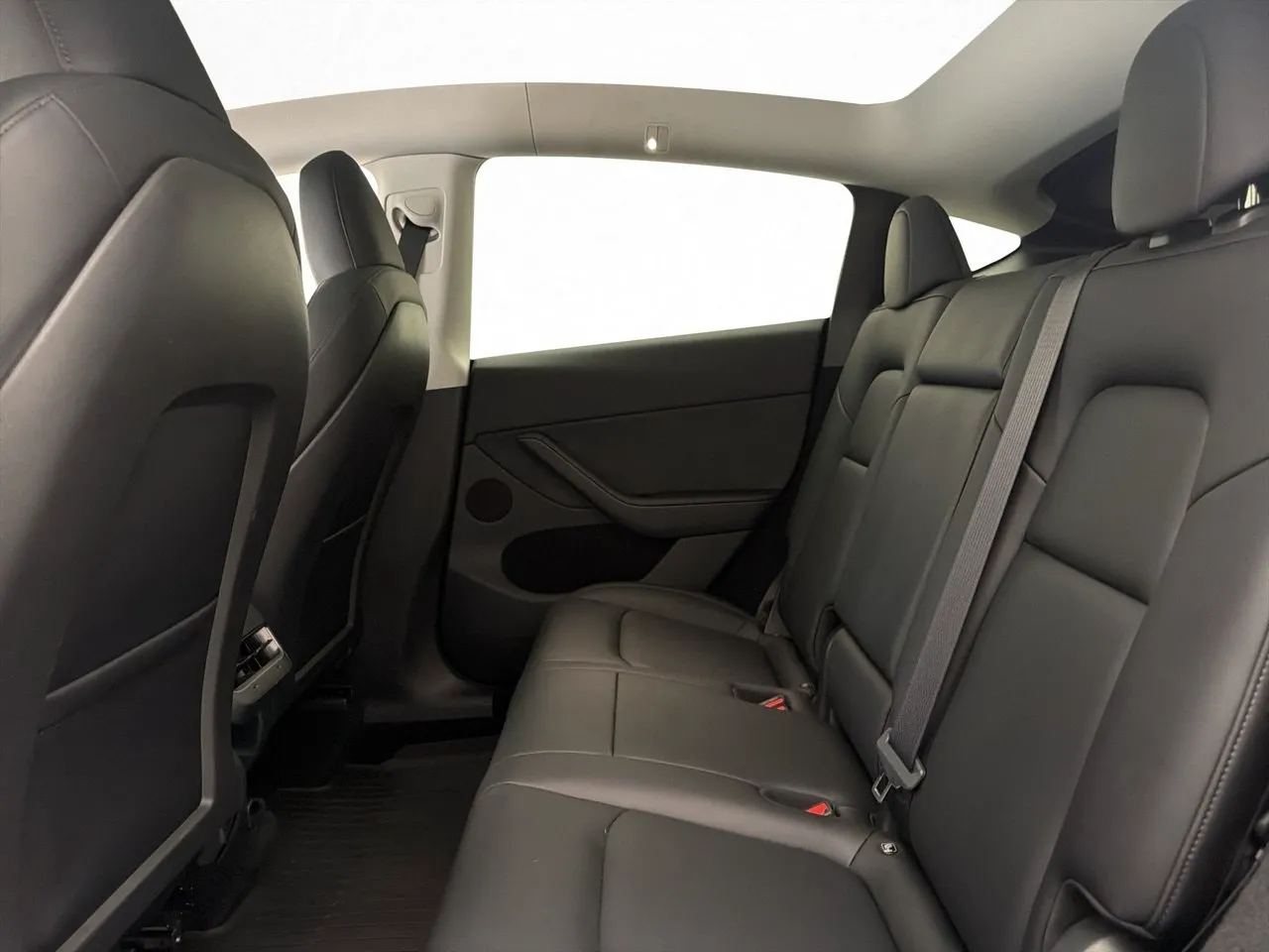Tesla Model Y bild 28